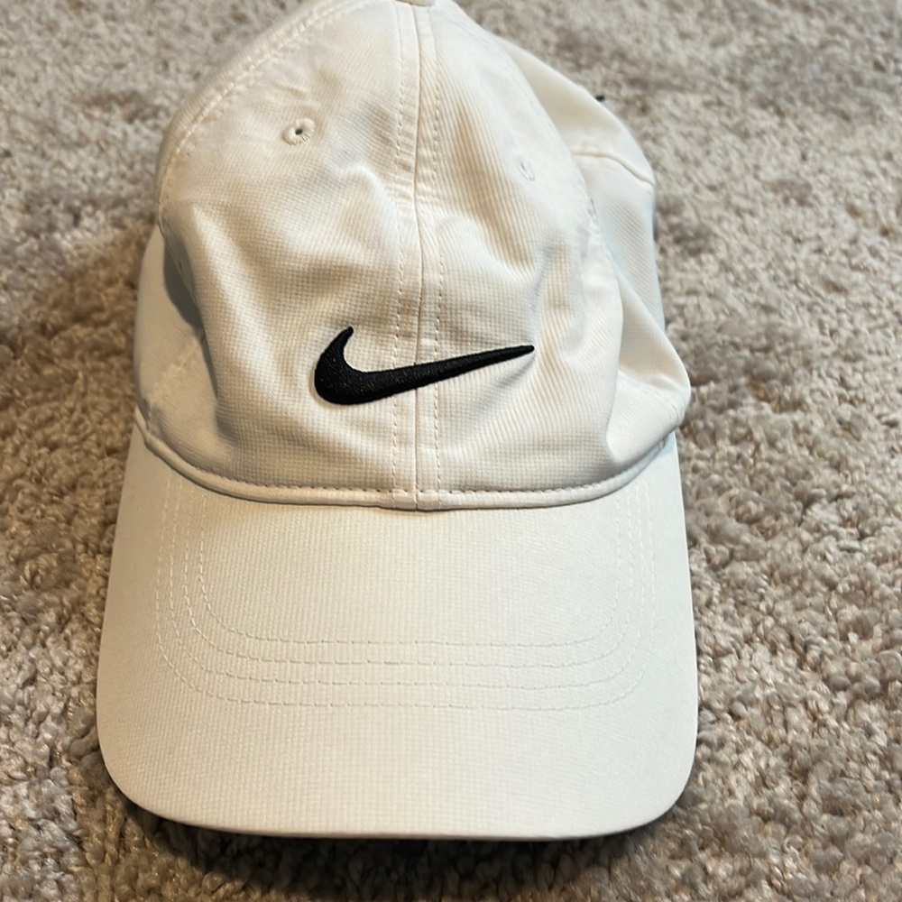 Nike white golf hat